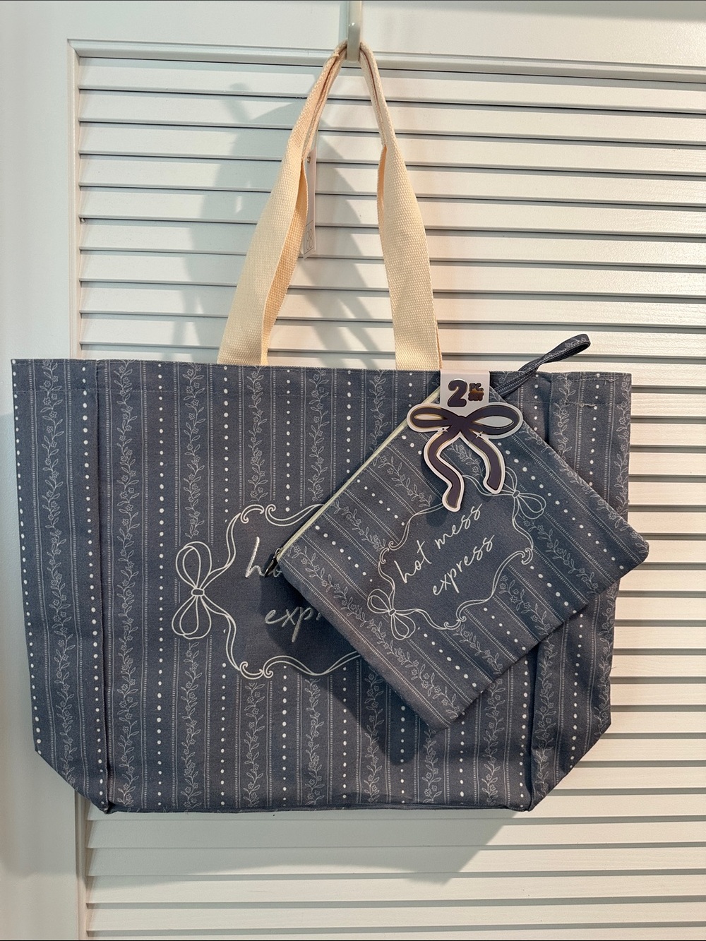 NWT DECO Cotton Canvas Shopper Tote Bag with attached Zipper Pouch.